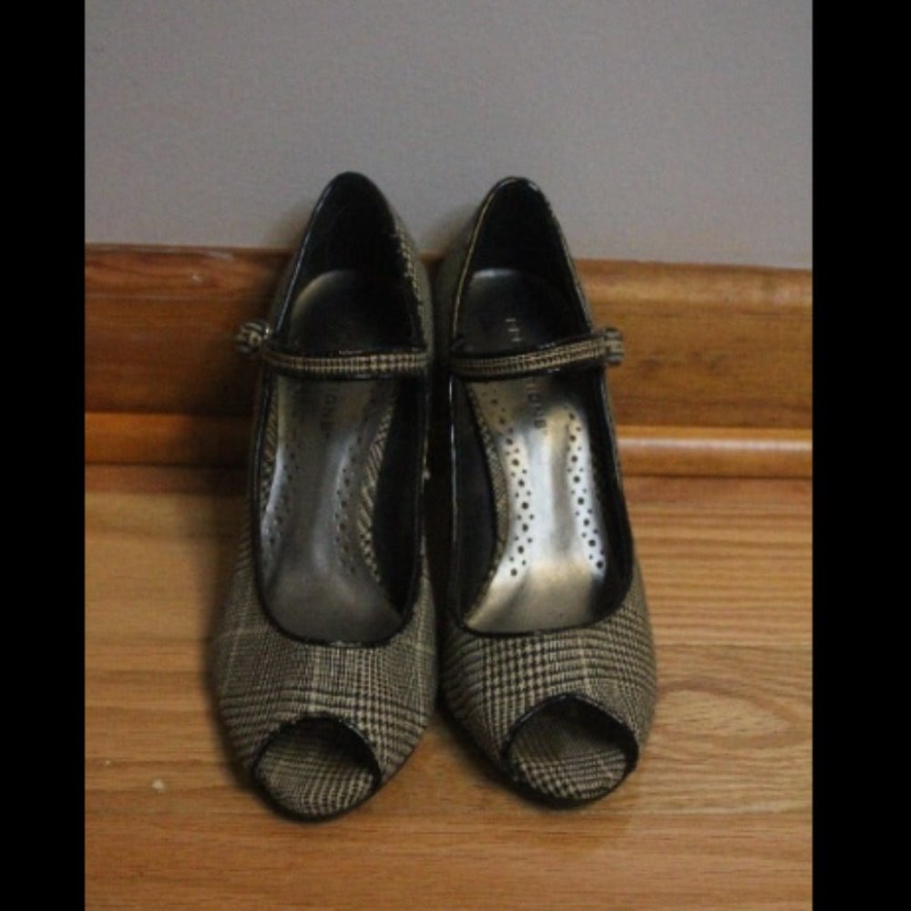 Vintage style heels